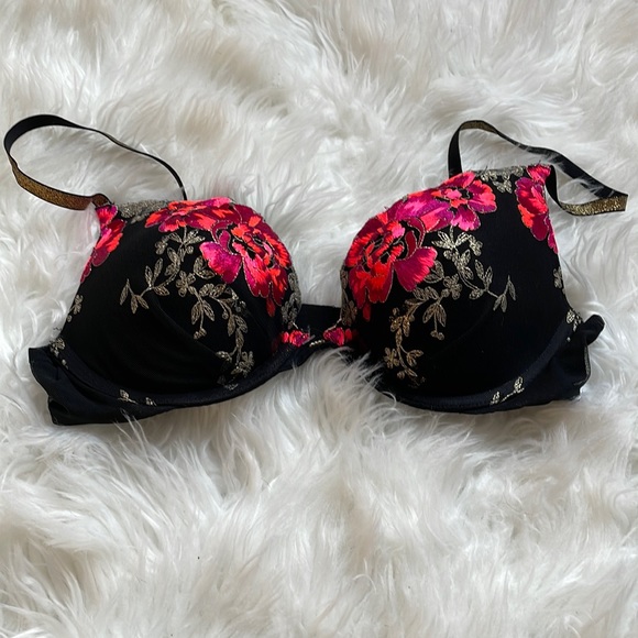 Victoria's Secret Other - Victorias secret plunge bra